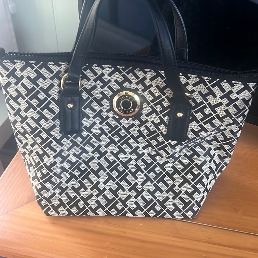 Tommy Hilfiger handbag. New and never used.